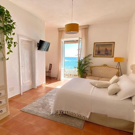 Villa Bina Sea Hotel Sant'Angelo  Екстериор снимка