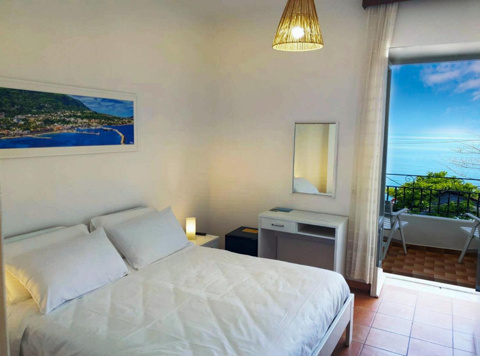 Villa Bina Sea Hotel Sant'Angelo  Екстериор снимка