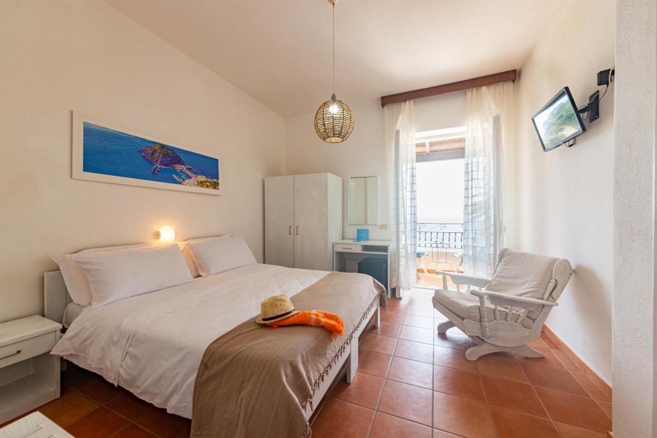 Villa Bina Sea Hotel Sant'Angelo  Екстериор снимка