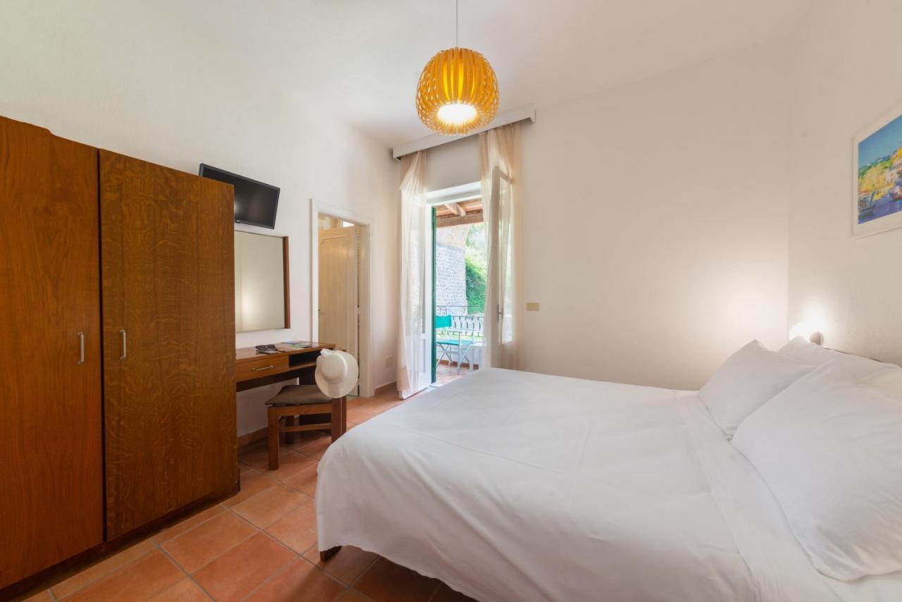 Villa Bina Sea Hotel Sant'Angelo  Екстериор снимка