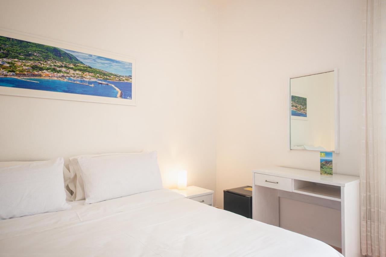 Villa Bina Sea Hotel Sant'Angelo  Екстериор снимка