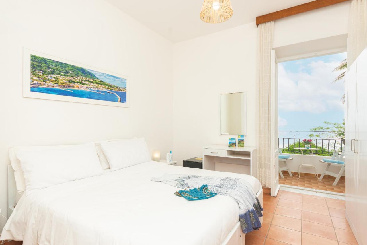 Villa Bina Sea Hotel Sant'Angelo  Екстериор снимка