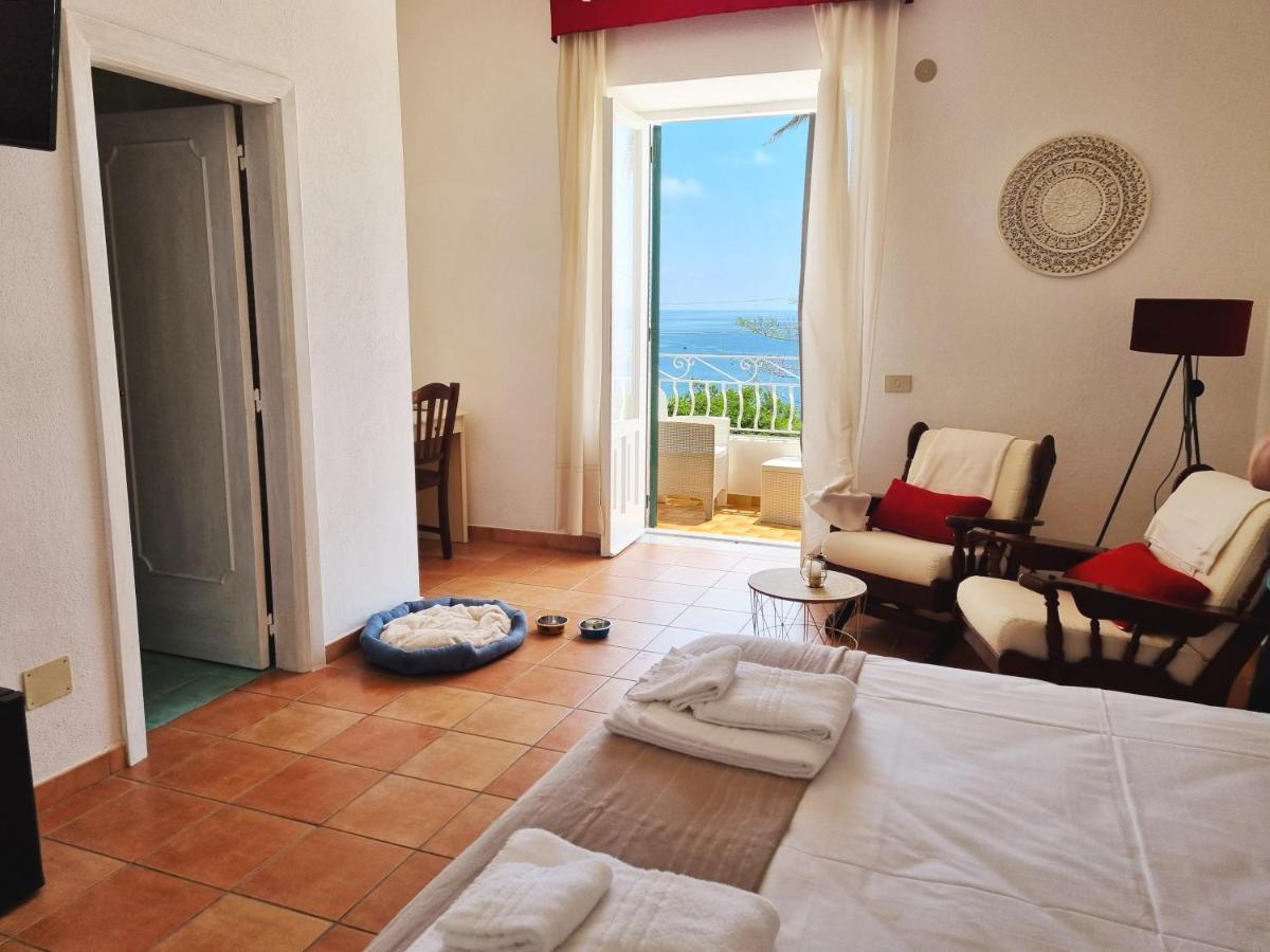 Villa Bina Sea Hotel Sant'Angelo  Екстериор снимка