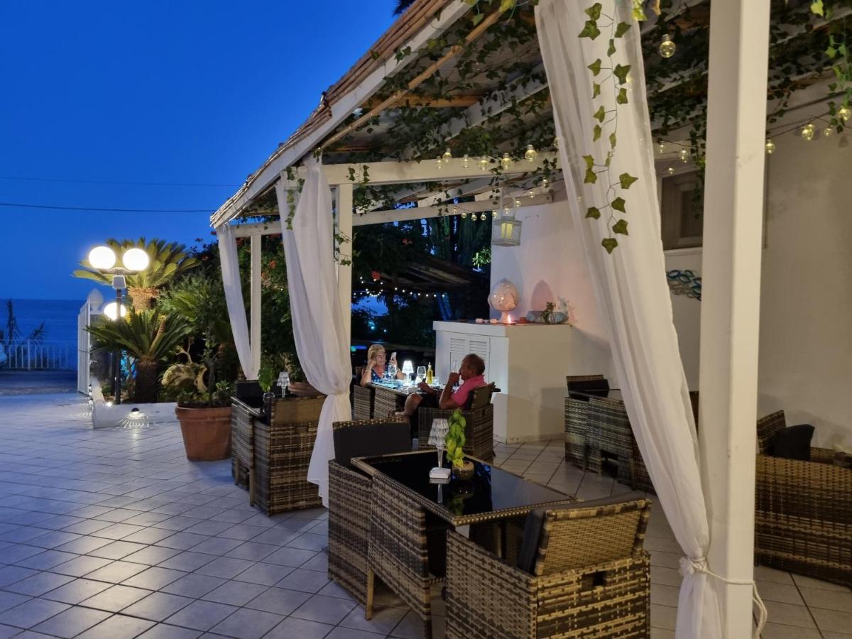 Villa Bina Sea Hotel Sant'Angelo  Екстериор снимка